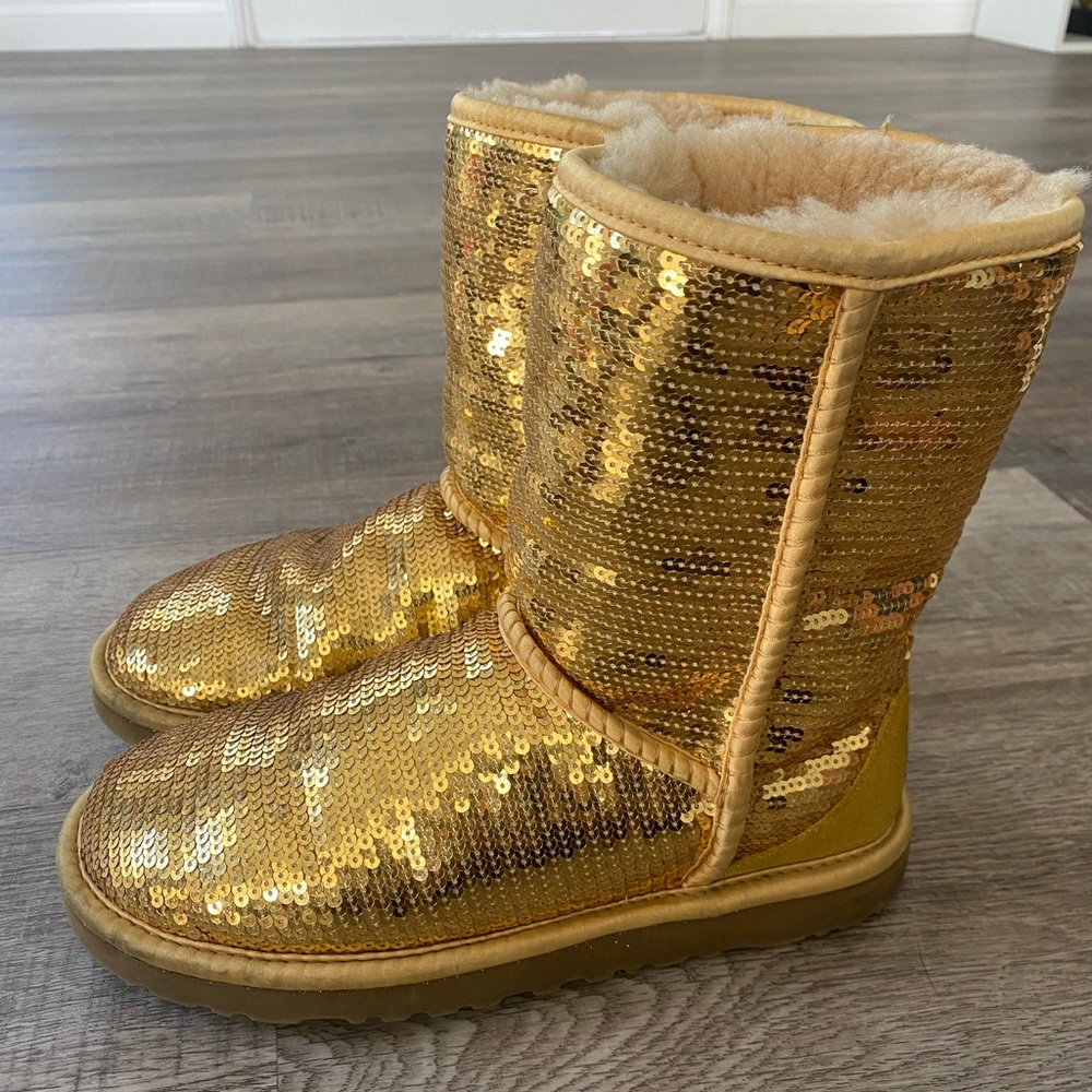 Gold Sequin Ugg boots Sz 5